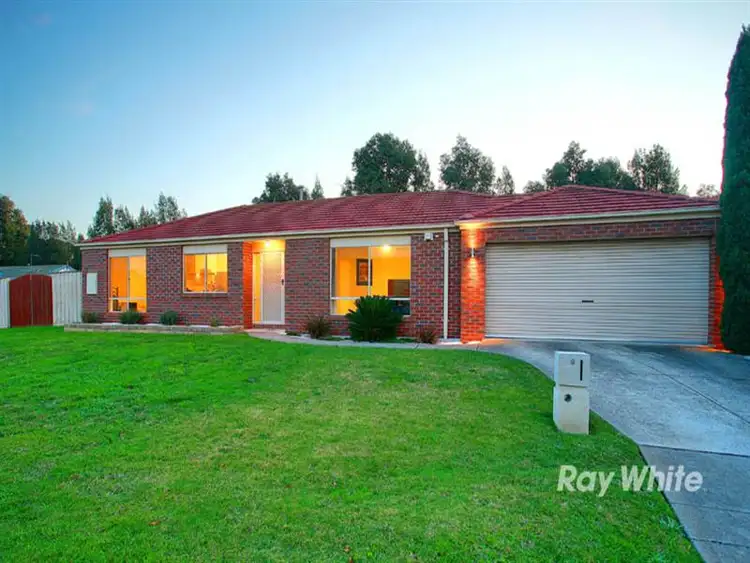 9 Charlotte Place, Cranbourne West VIC 3977