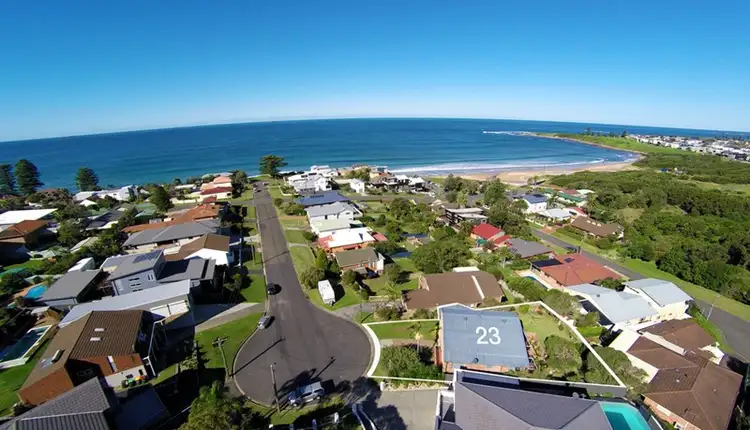 23 Woodland Avenue, Thirroul NSW 2515