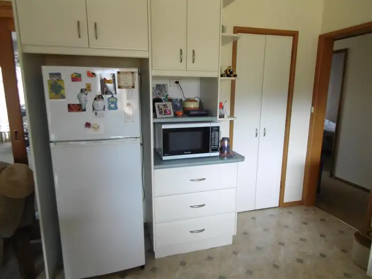Fifth view of Homely house listing, 10 Downes Crescent, Parkes NSW 2870