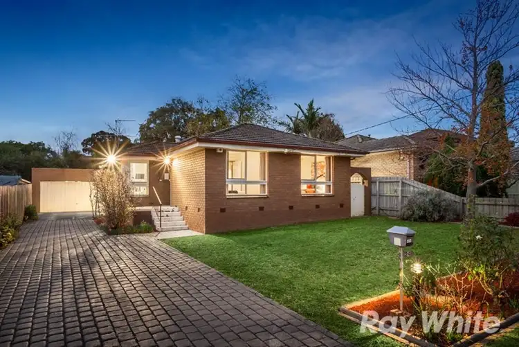 24 Nicholls Street, Macleod VIC 3085