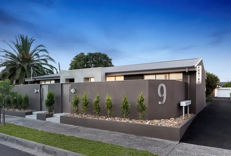 2/9 Embankment Grove, Chelsea VIC 3196
