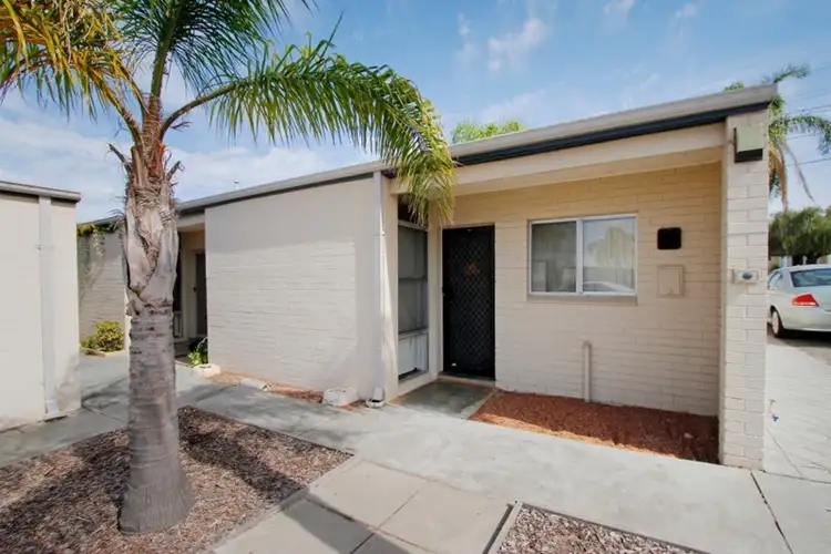 1/307 Wharf Street, Queens Park WA 6107