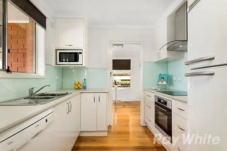 4 Clifton Court, Mulgrave VIC 3170