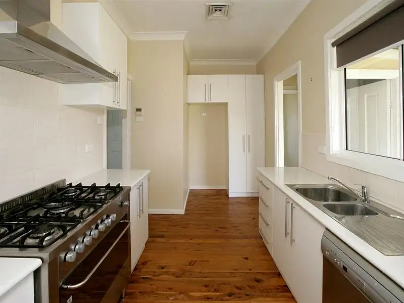 Main view of Homely house listing, 7 Binnak Place, Mount Austin NSW 2650