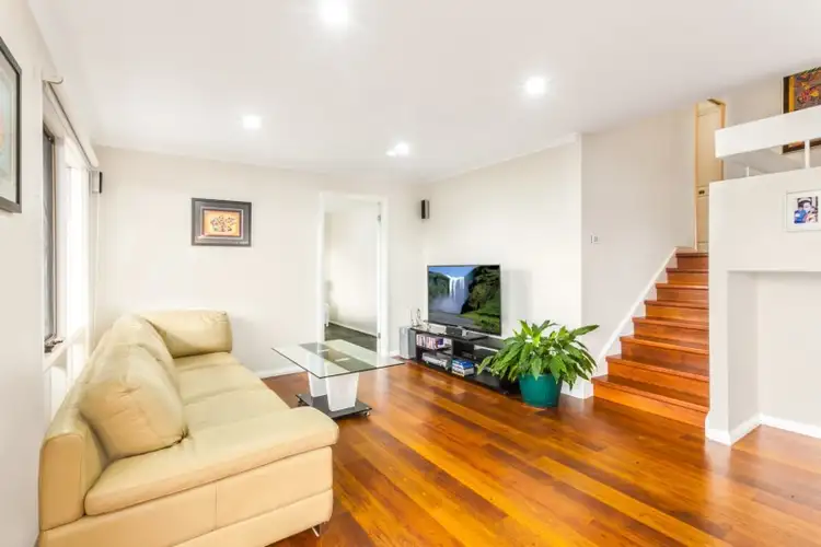 77 Laurina Avenue, Yarrawarrah NSW 2233