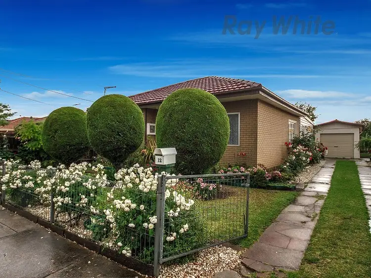 12 Thomas Street, St Albans VIC 3021