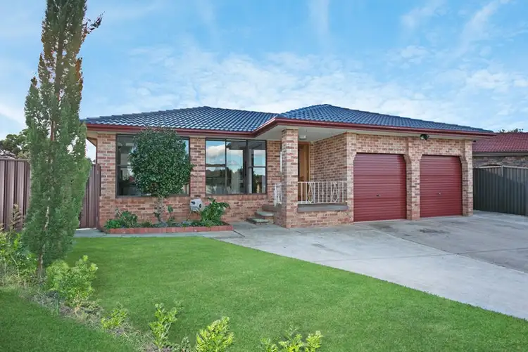 7 Novar Place, St Johns Park NSW 2176