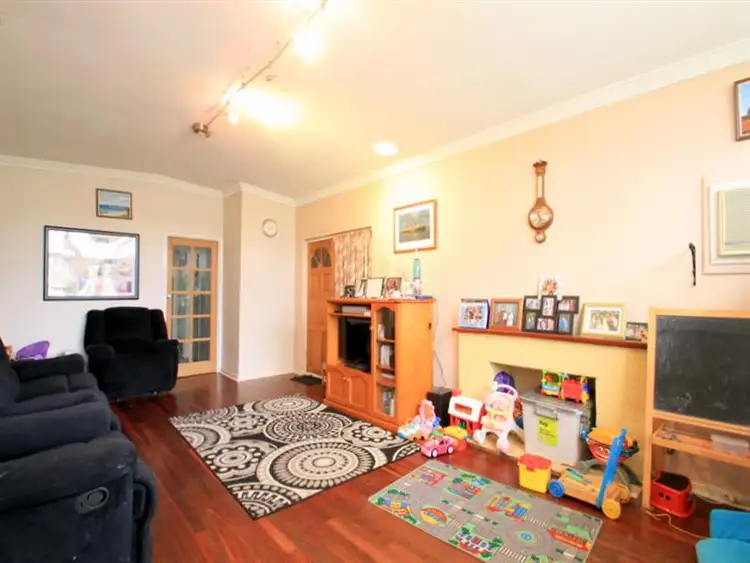 Fourth view of Homely house listing, 5 Milton Place, Orelia WA 6167