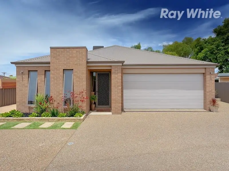 Main view of Homely townhouse listing, 2/428 Strang Place, Lavington NSW 2641