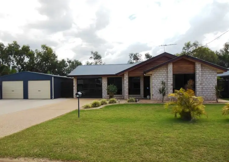 17 Vicki Close, Emerald QLD 4720