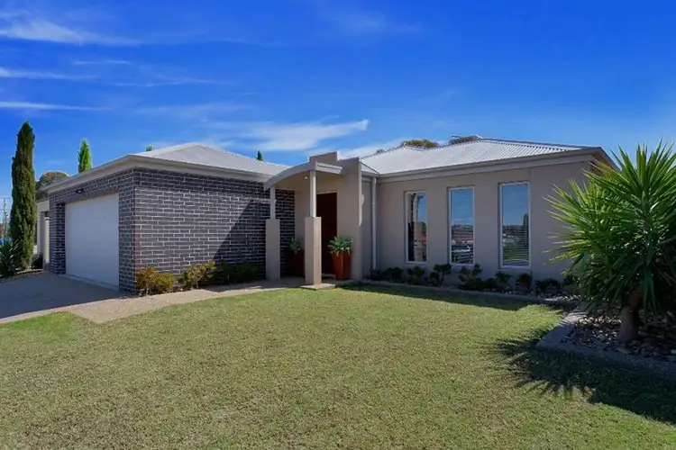 208 Kaitlers Road, Lavington NSW 2641