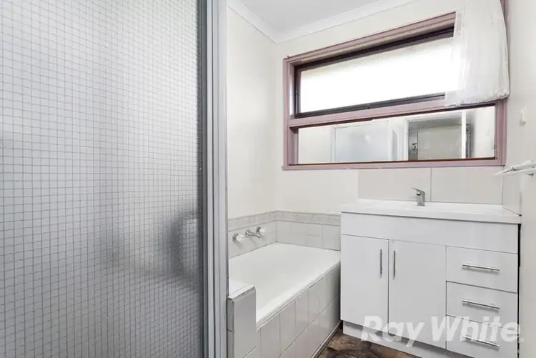Sixth view of Homely house listing, 5 Pamela Court, Scoresby VIC 3179