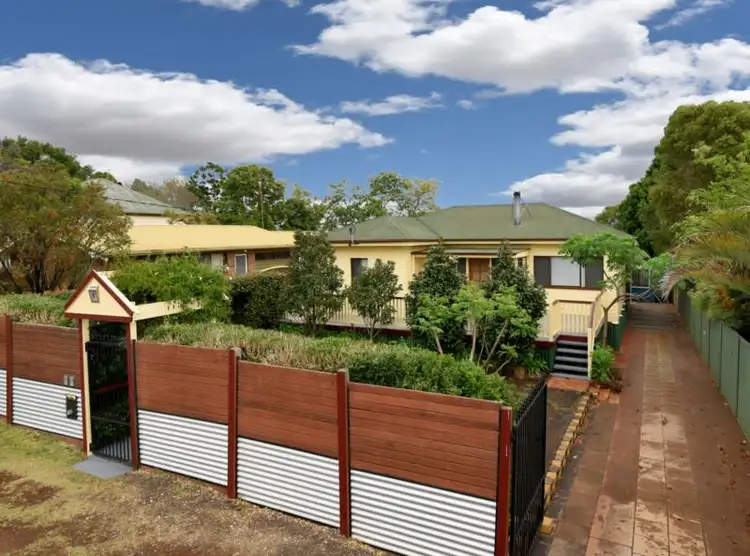 19 Llewellyn Street, Centenary Heights QLD 4350