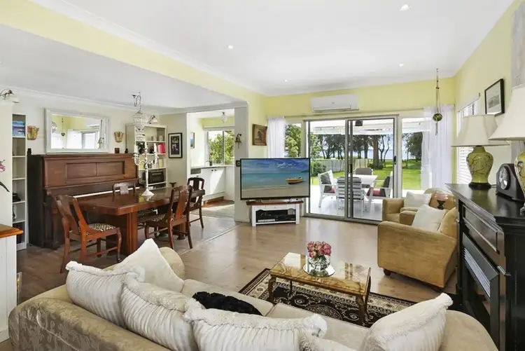 135 Lakedge Avenue, Berkeley Vale NSW 2261