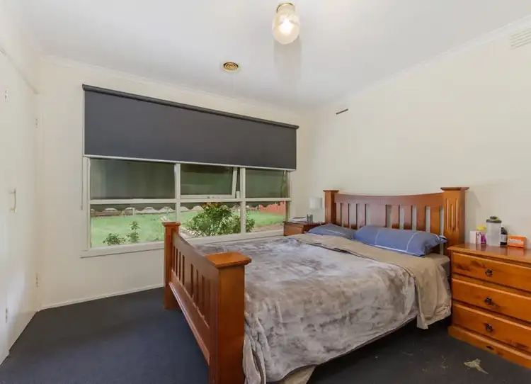 Fifth view of Homely house listing, 2 Bretton Court, St Albans VIC 3021