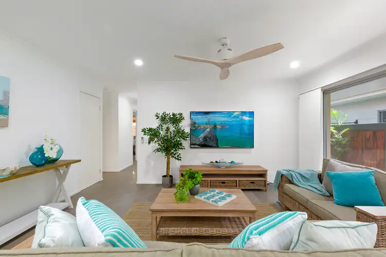 100 Dolphin Avenue, Mermaid Beach QLD 4218