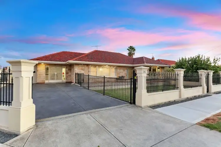 4 Squires Avenue, Seaton SA 5023