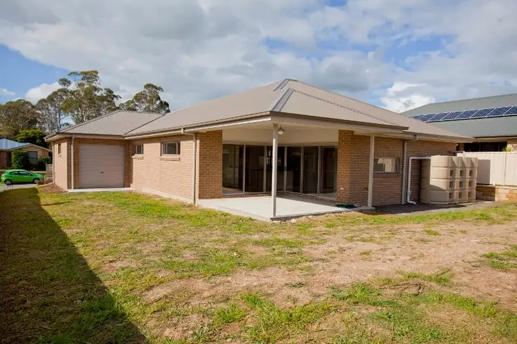 18 Hillview Avenue, Dungog NSW 2420