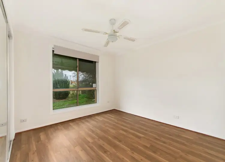 Sixth view of Homely house listing, 2 Walker Court, St Albans VIC 3021