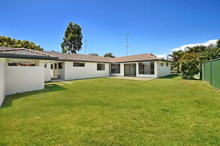 130 Markeri Street, Mermaid Waters QLD 4218