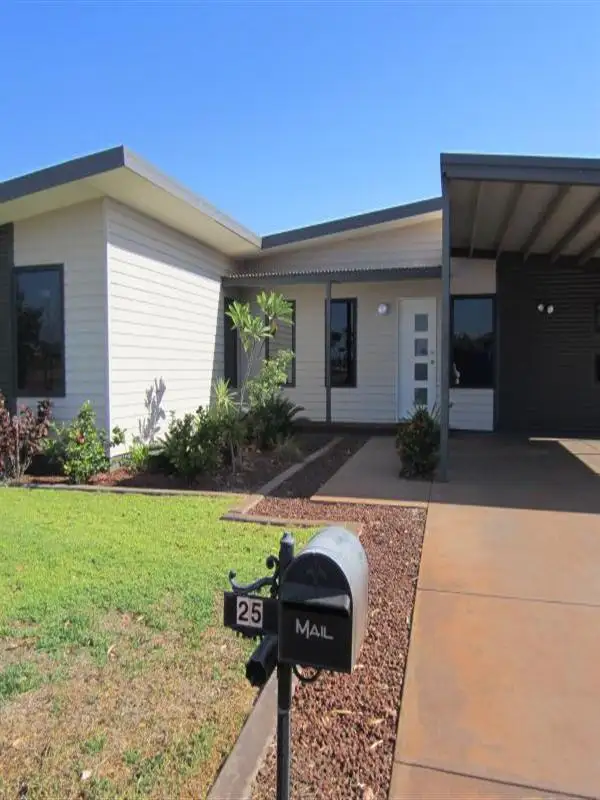 25 Treetop Crescent