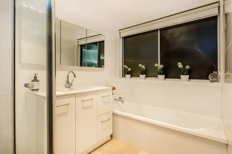 Sixth view of Homely house listing, 10 Beaumont Crescent, Frankston VIC 3199