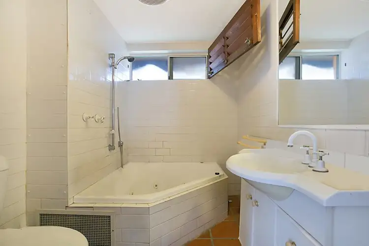 Sixth view of Homely unit listing, 1/196 Hedges Avenue, Mermaid Beach QLD 4218