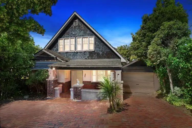 2 Kerr Crescent, Camberwell VIC 3124