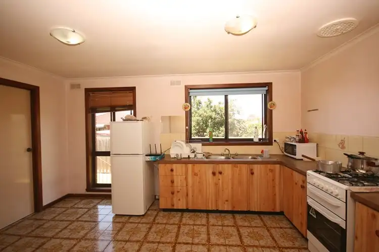 Fourth view of Homely unit listing, 3/30-32 Ivanhoe Avenue, St Albans VIC 3021