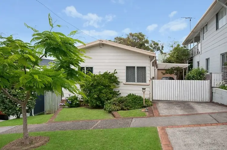 11 Beach Street, Yamba NSW 2464
