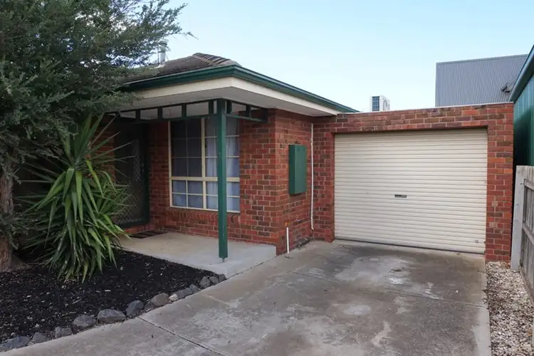 2/12 Archimedes Avenue, Lara VIC 3212