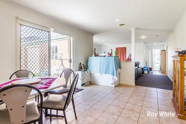 Fifth view of Homely house listing, 8 Nyarrin Place, Cranbourne West VIC 3977