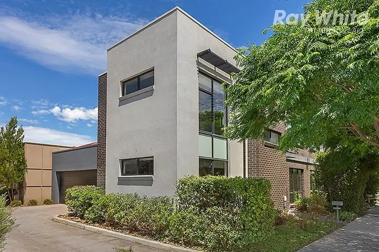 4 Dresden Drive, Waterways VIC 3195