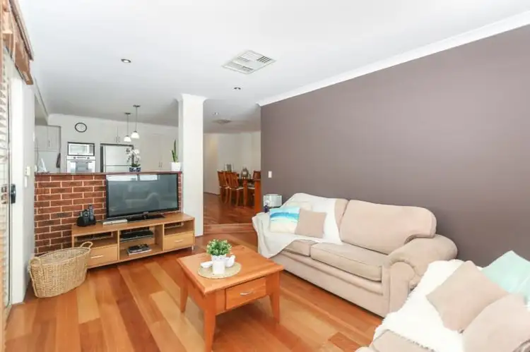 21 Dartmoor Gardens, Ballajura WA 6066