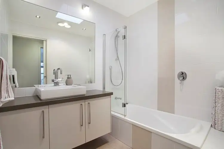 Sixth view of Homely unit listing, 2/62 East Concourse, Beaumaris VIC 3193