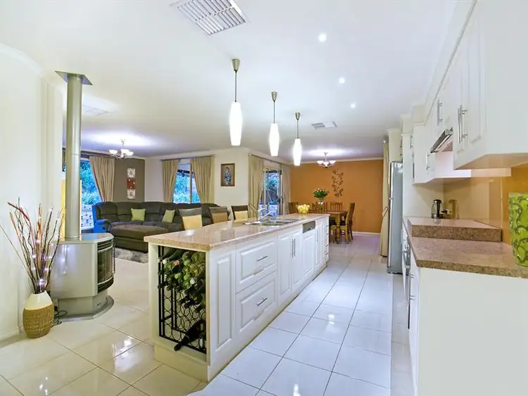 Fifth view of Homely house listing, 2 Guesthouse Court, Walkley Heights SA 5098