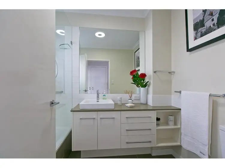 Fifth view of Homely townhouse listing, 2/20 Barton Parade, Balmoral QLD 4171