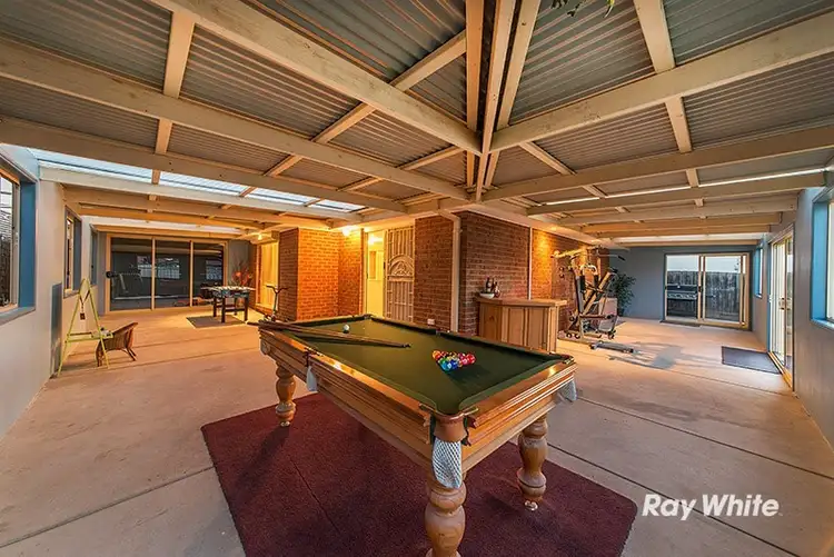 10 Tauna Place, Cranbourne West VIC 3977