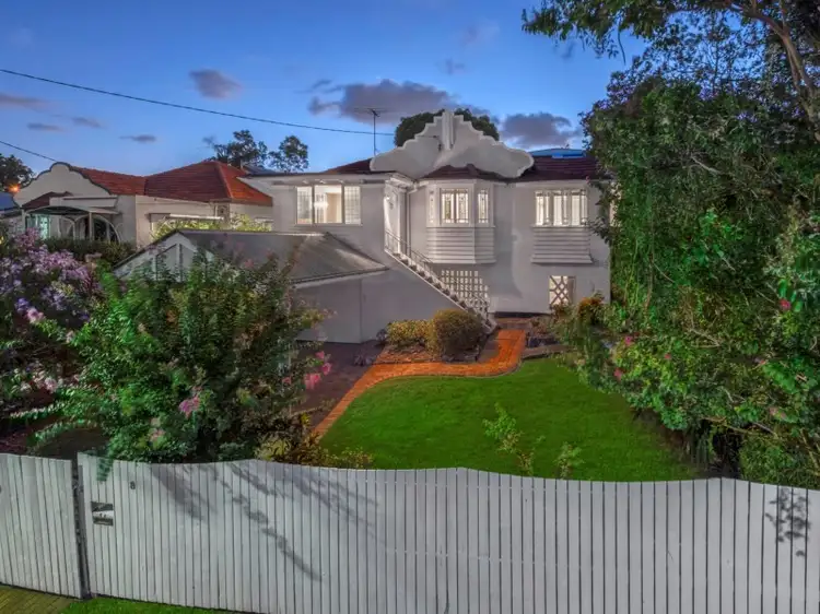 8 Lanham Crescent, Newmarket QLD 4051