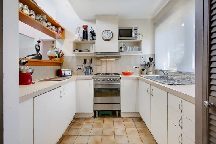 2/22 Robinia Street, Frankston VIC 3199