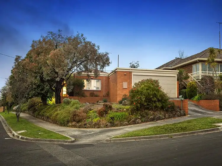 15 Golden Way, Bulleen VIC 3105