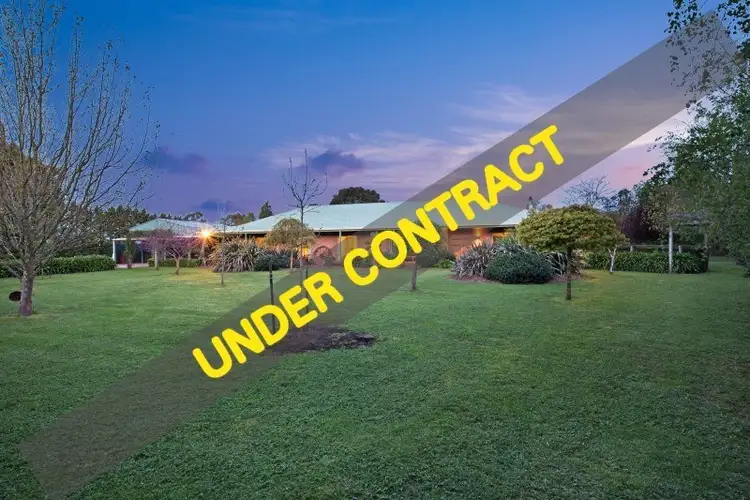 17 Ochiltree Court, Romsey VIC 3434