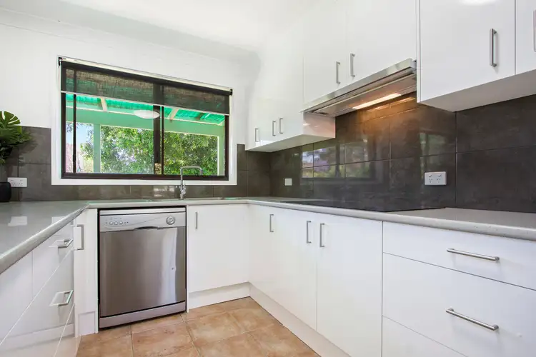 64 Eric fenning Drive, Surf Beach NSW 2536