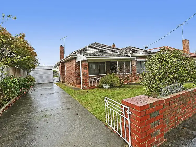 10 Philip Street, Manifold Heights VIC 3218