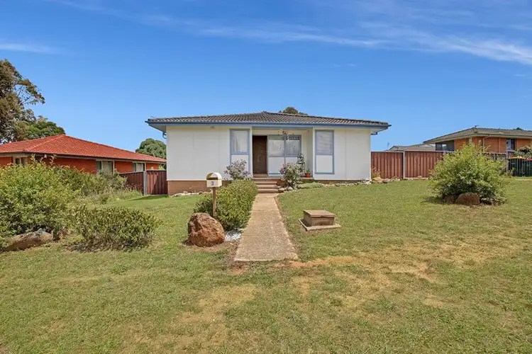 3 Strathallen Crescent, Goulburn NSW 2580