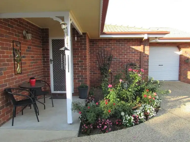 2/46 La Fontaine Avenue, Lavington NSW 2641