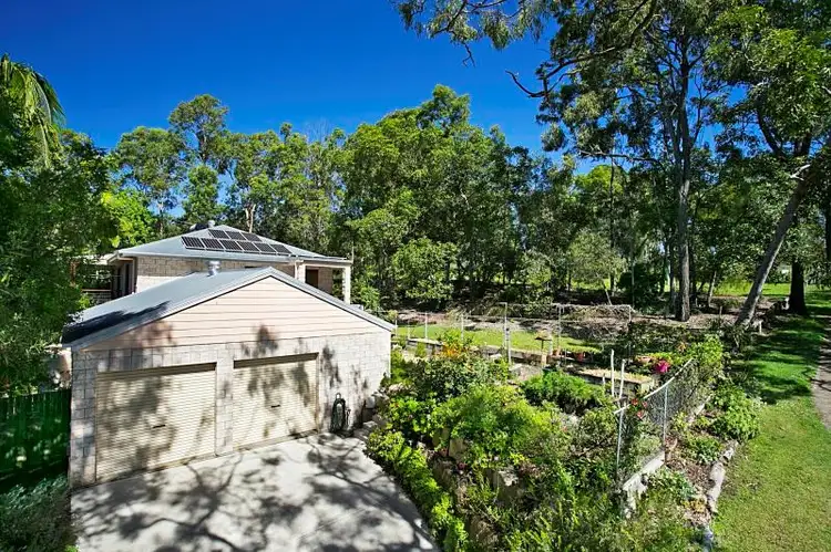 220 Englefield Road, Oxley QLD 4075