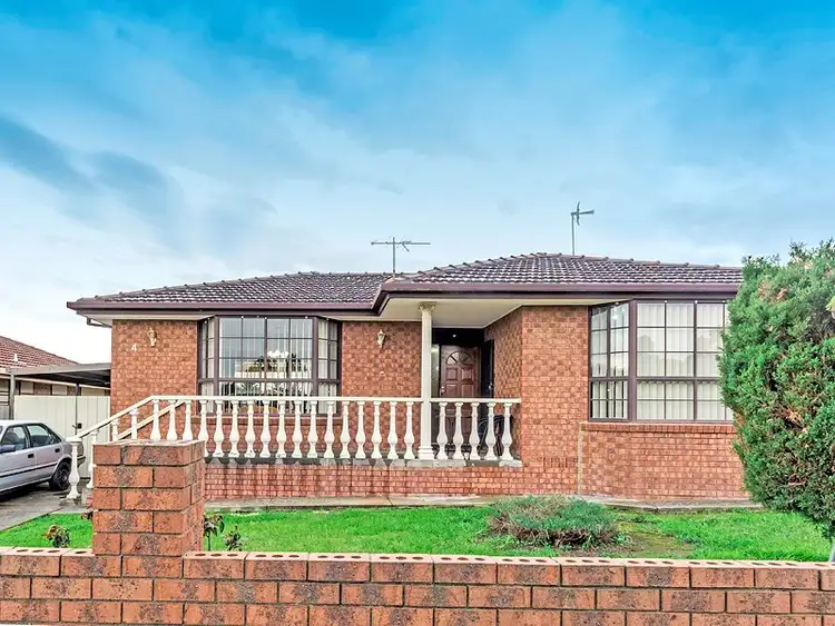 4 McNicol Close, Meadow Heights VIC 3048