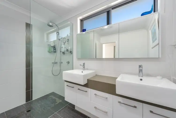 Seventh view of Homely other listing, 1/19 Nankeen Avenue, Paradise Point QLD 4216