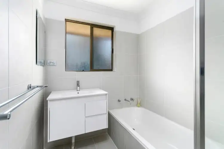 Fourth view of Homely unit listing, 4/15 Melinda Grove, Lake Heights NSW 2502